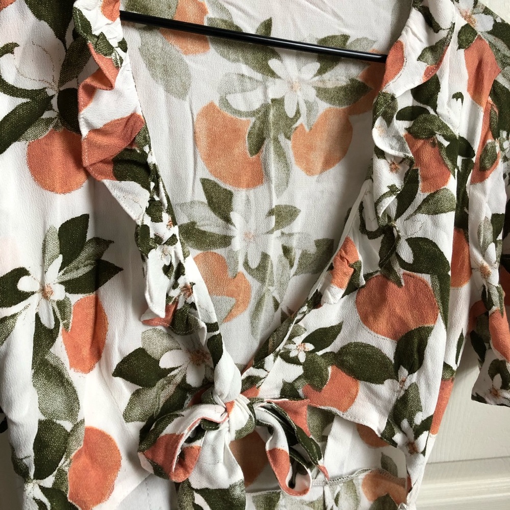 Tie front peach dress!